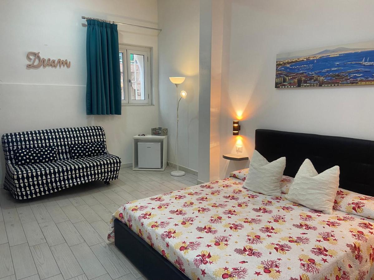 Dora'S House Hotell Napoli Eksteriør bilde
